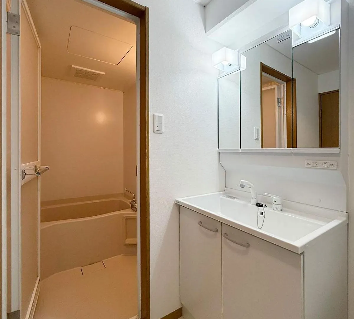 Grandeur - Cozy 1Br Near Peace Park Quiet & Central Stay Hiroshima 0*,  Japan